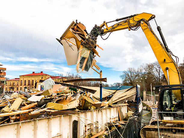 Best Garage Cleanout Services  in Lanse, MI